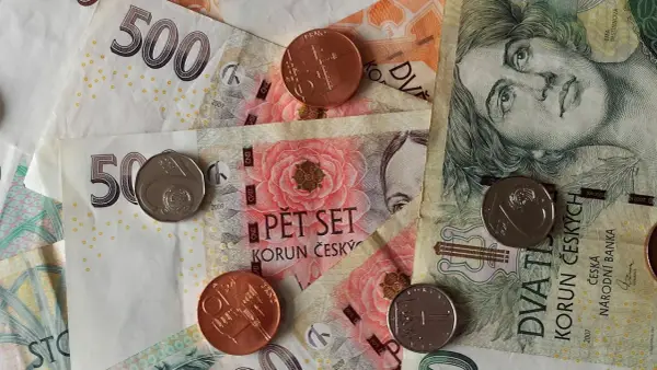 Jaka waluta obowiązuje w Czechach? Wszystko o koronie czeskiej i płatnościach
