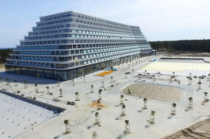 Hotel Gołębiewski w Pobierowie już działa. Co warto wiedzieć?